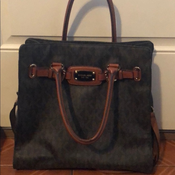 Michael Kors Handbags - Michael Korse